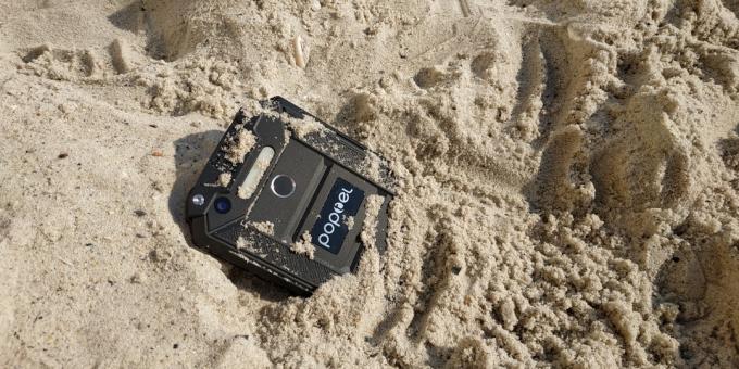 Védett okostelefon Poptel P9000 Max: A homok