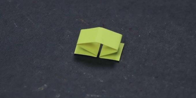 Fold kis papírcsíkot a felére