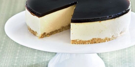 Cheesecakes receptek: Kávé és likőr sajttorta sütés nélkül