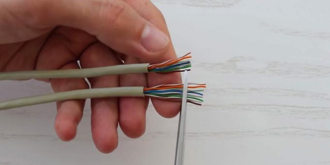 Csavart pár sodrott kábel préselése: Igazítsa és vágja le a vezetékeket