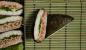 Onigirazu sushi szendvics tonhallal és spenóttal