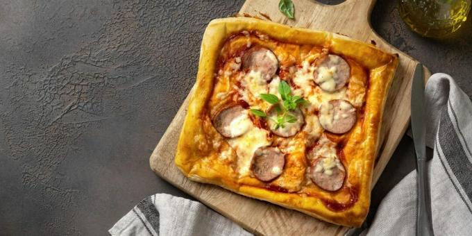 Leveles tésztás pizza kolbásszal