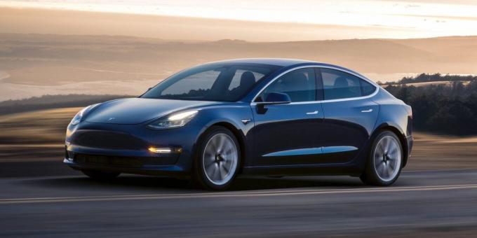 Fejlesztések Maszk: Tesla Model 3