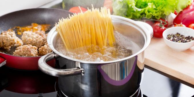 Hogyan főzzünk spagettit a tűzhelyen