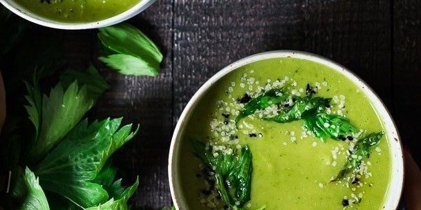 Zeller leves burgonyával és gyógynövények
