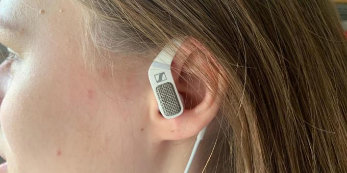 Sennheiser Ambeo Intelligens Headset fül