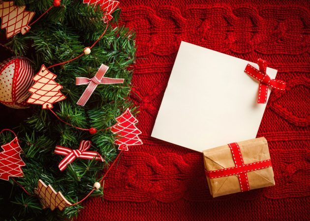 Díszíteni a karácsonyfát: ajándékok