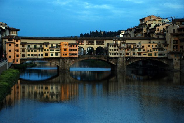 gyönyörű hidak: a Ponte Vecchio, Olaszország