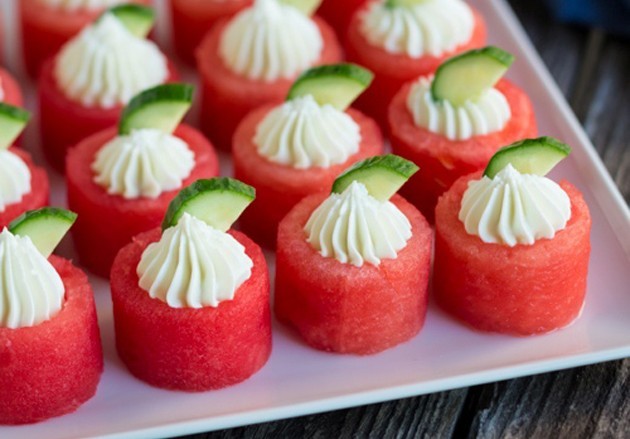 Ételek görögdinnye: appetayzer krémsajttal