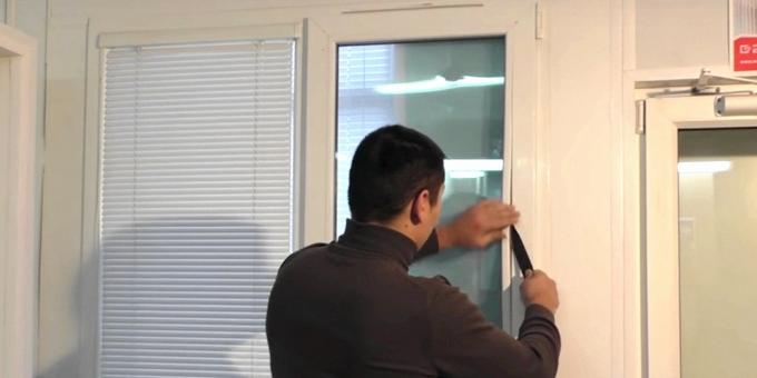 Hogyan állítsuk be a műanyag ablak üvegezés gyöngyök forgatás