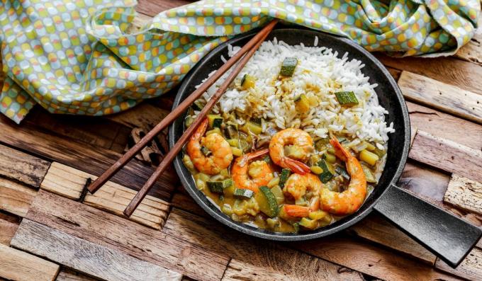 Cukkini és garnélarák curry