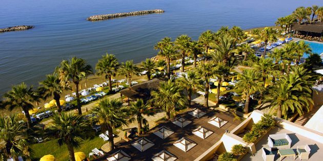 Szállodák a gyermekes családok számára: Hotel Palm Beach 4 *, Larnaca, Ciprus