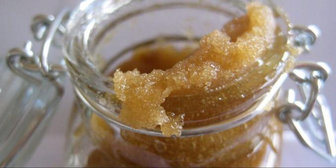Súrolófej: Bozót cukor, méz és tejszín, amelyek hidratálják és a táplálkozás