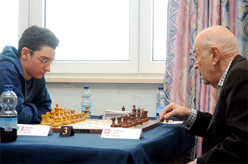 Korcsnoj nyer szuper nagymesterek Fabiano Caruana (eddig ebben az időben 2720), a negyedik bolygó sakk