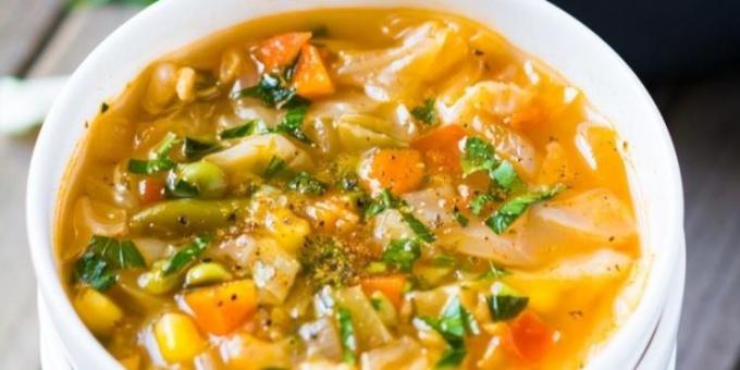 Receptek káposzta: Fény leves káposzta és keverjük zöldség