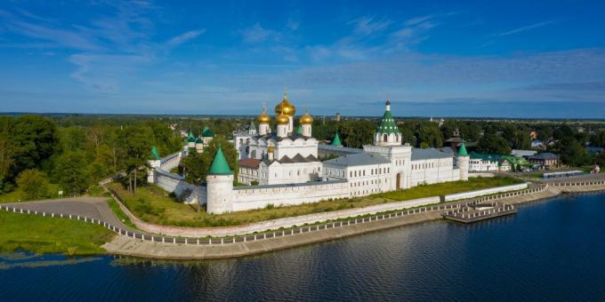 Kostroma látnivalói: Szentháromság Ipatiev kolostor