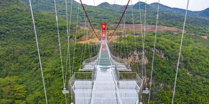 A legijesztőbb hidak: Huangchuan Three Gorges Glass Bridge