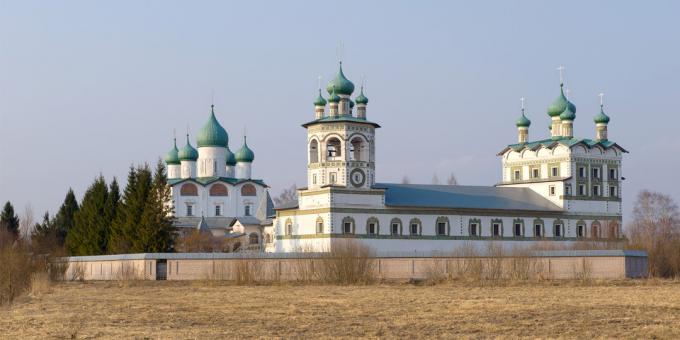 Városnézés Velikij Novgorodban: Nikolo-Vyazhishsky kolostor