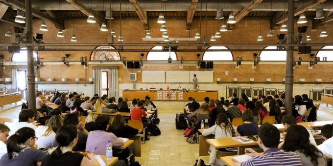 Felsőoktatás Olaszország: a diákok választhatnak, hogy a legtöbb tudományág szabadon döntik el, készek vizsgák