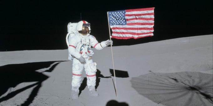 Az űrben tartózkodó emberek: Alan Shepard a Holdon