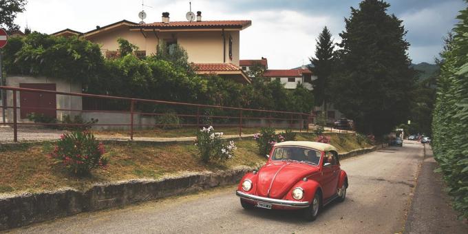 egy olaszországi utazást: autó