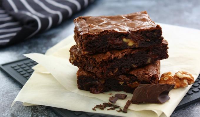 Brownie dióval és csokoládéval