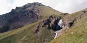 Hogyan töltik a nyaralást a Elbrus régió - lábánál a legmagasabb csúcsok Oroszország