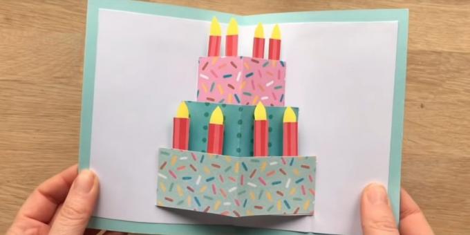 Hogyan készítsünk egy üdvözlőlap egy születésnapi torta a kezével