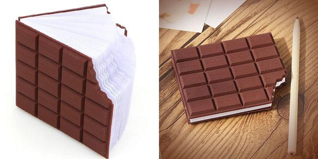 Notebook formájában Bitten csokoládé