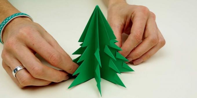 Hogyan készítsünk karácsonyfát papírból a saját kezével