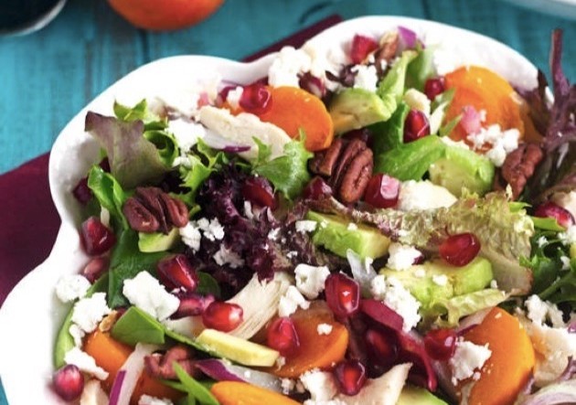 Recept: Téli egészséges saláták datolyaszilva - gránátalma és feta