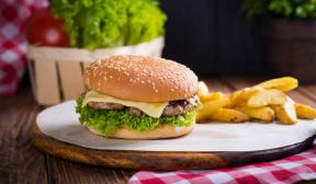 Egyszerű sajtburger marhahússal