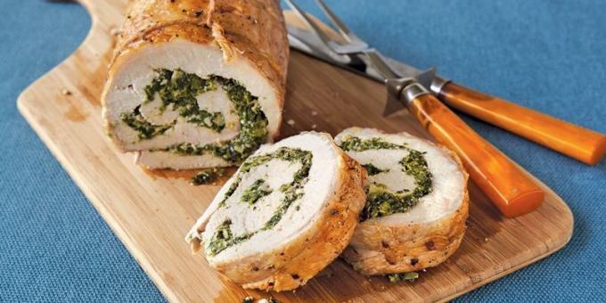 Sertés a sütőben: Sertés rolád spenóttal és sajttal ágyon zöldségek