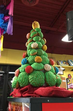 Karácsonyfa a pékségben