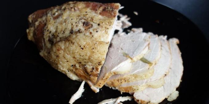 Recept sertéshús egy mikrohullámú sütőben, fokhagymás és mazsolával