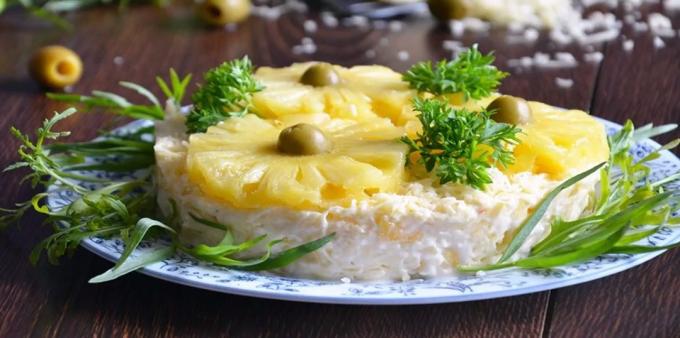 Receptek: Saláta ananász, sajt és fokhagyma